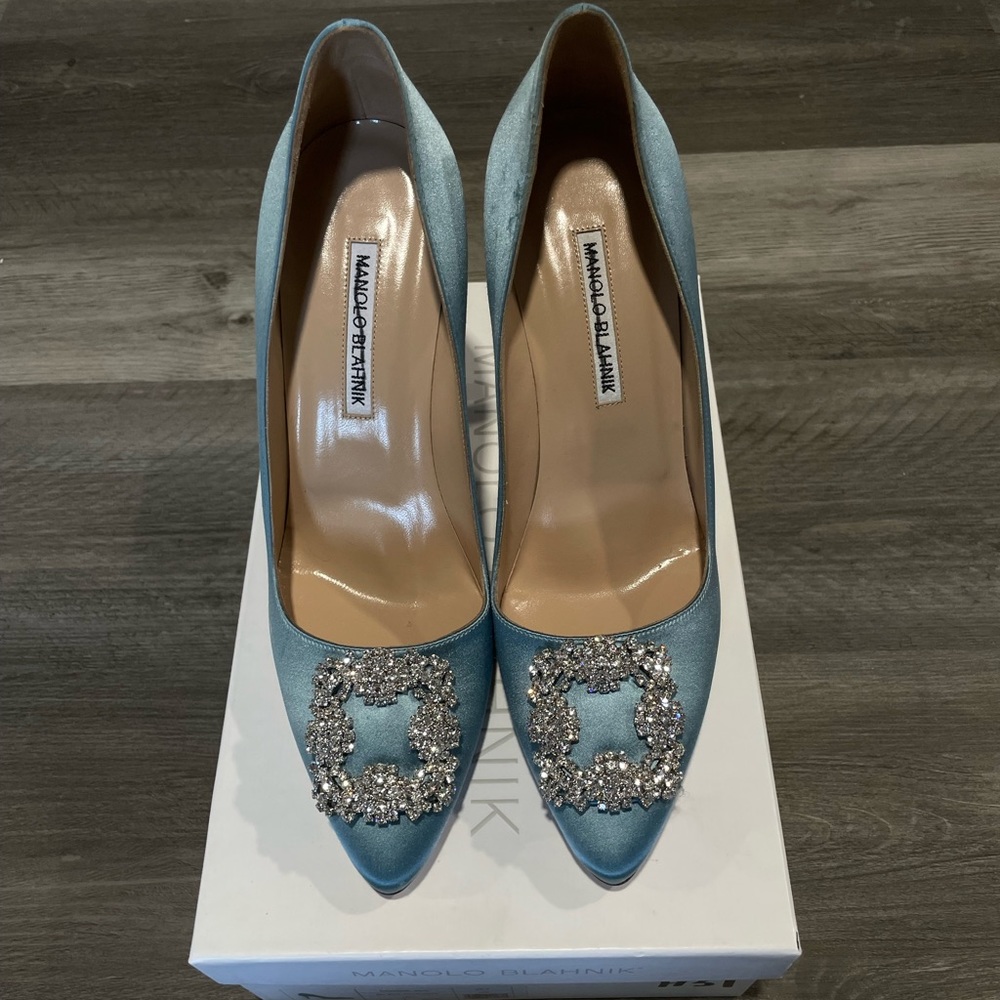 SOLD - Manolo Blahnik Hangisi light blue